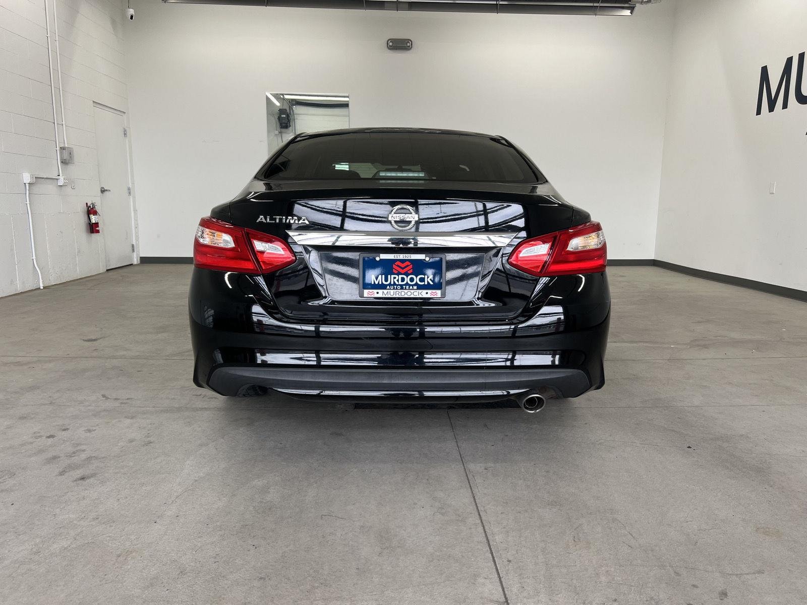 Used 2016 Super Black Nissan 2.5 S image 3