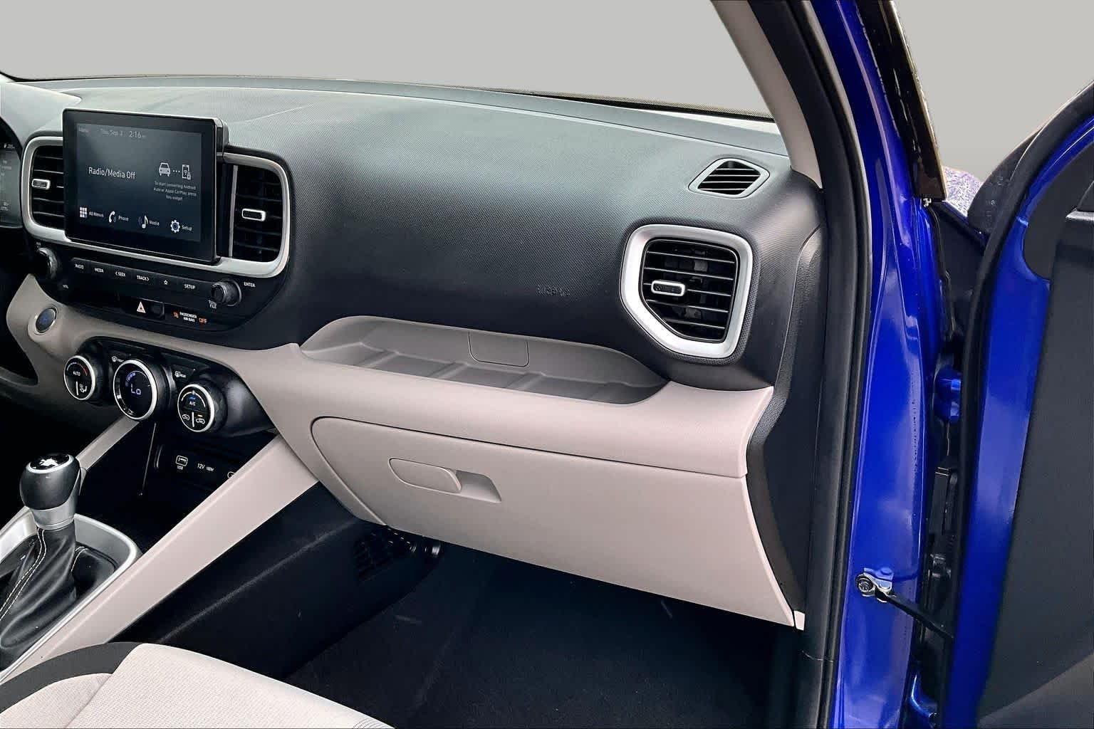 2025 Hyundai Venue SEL - Photo 19