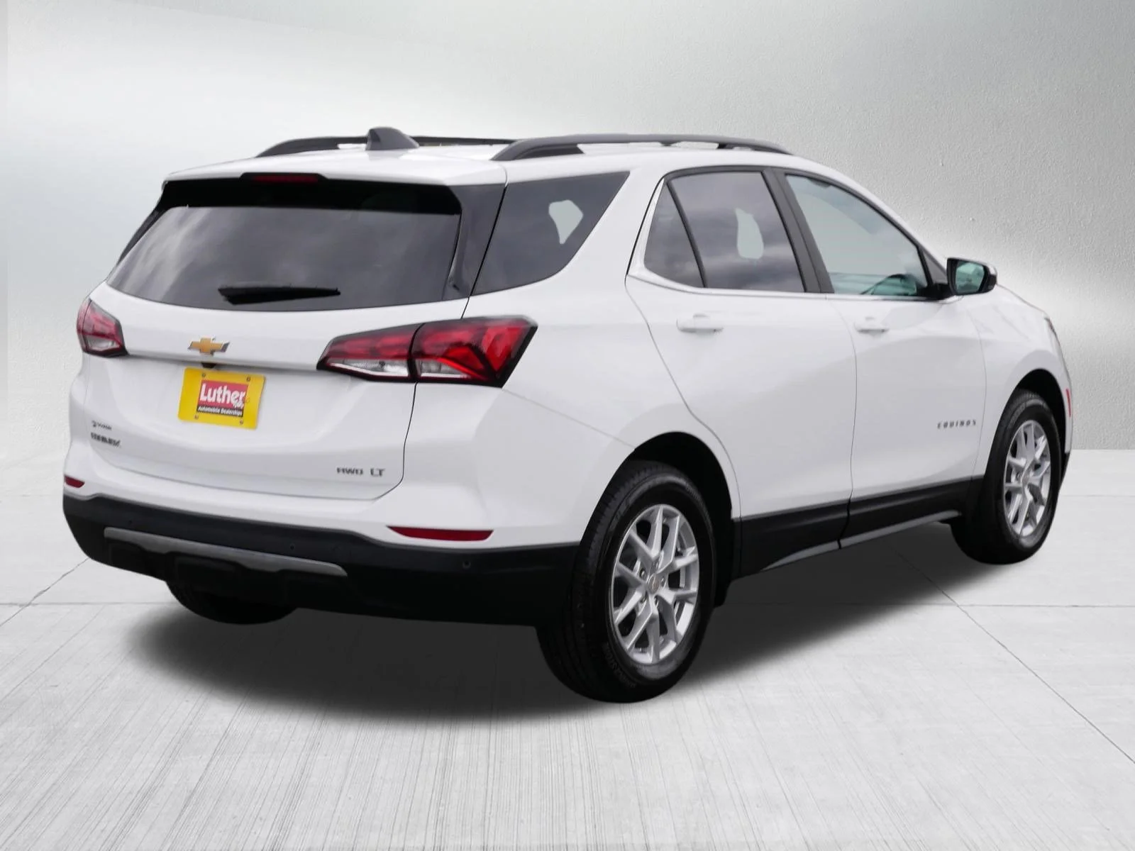 Used 2024 Summit White Chevrolet LT image 7