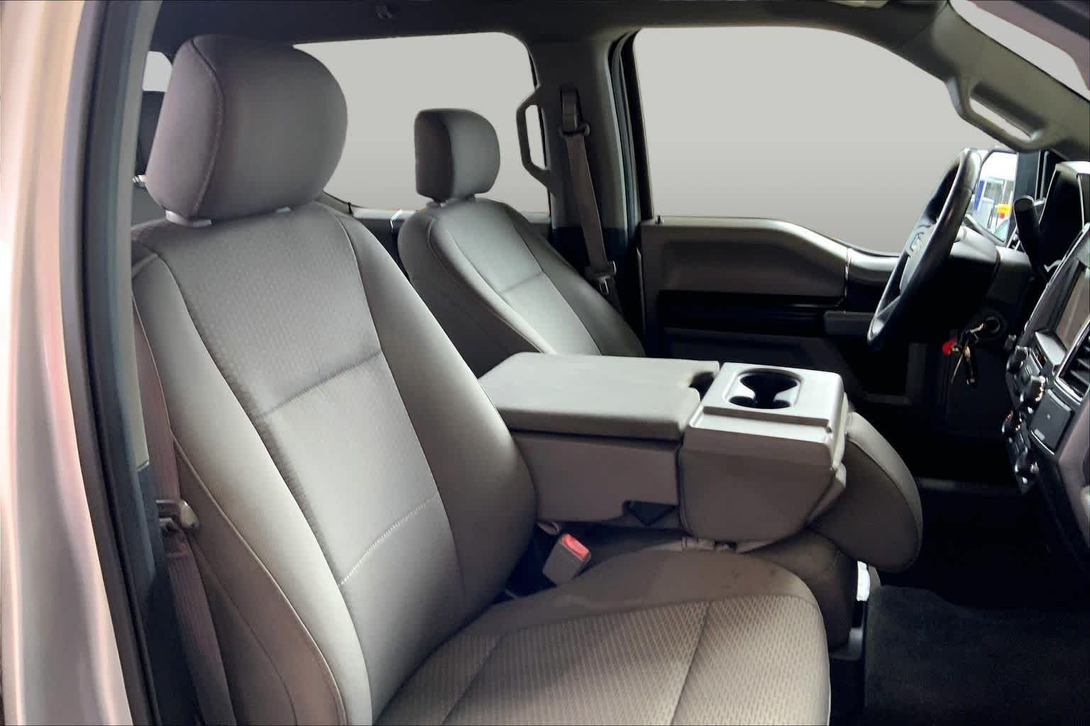Used 2018 Ingot Silver Ford XLT image 9