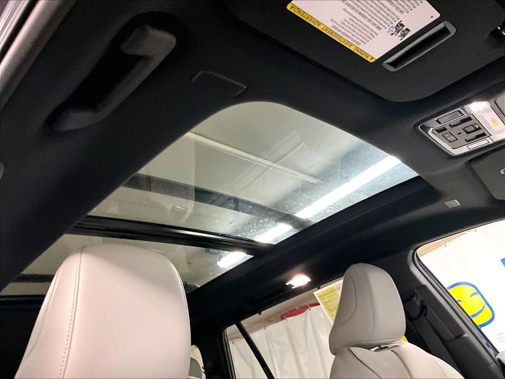 Certified Used 2026  Toyota MAX Platinum image 23