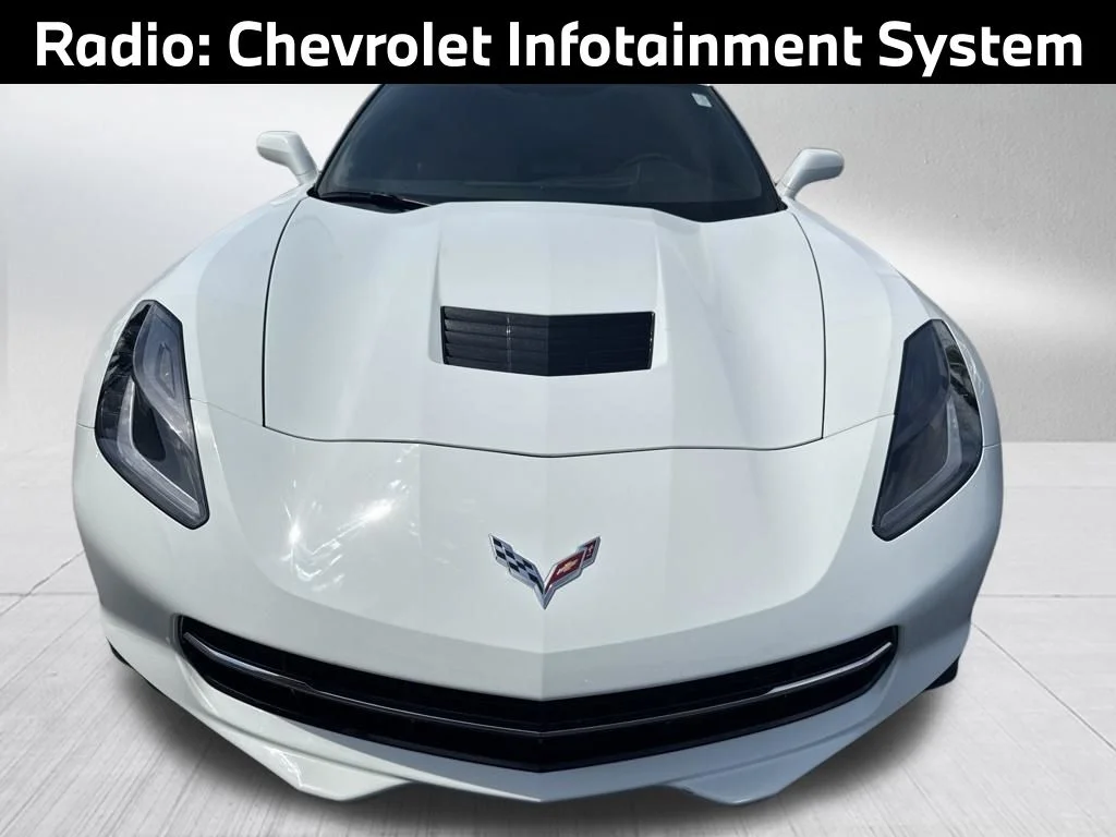 Used 2019 White Chevrolet Stingray image 4