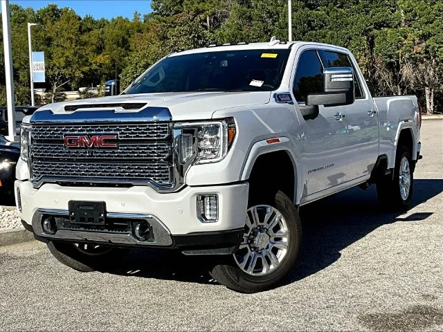 Used 2022 White GMC Denali image 3