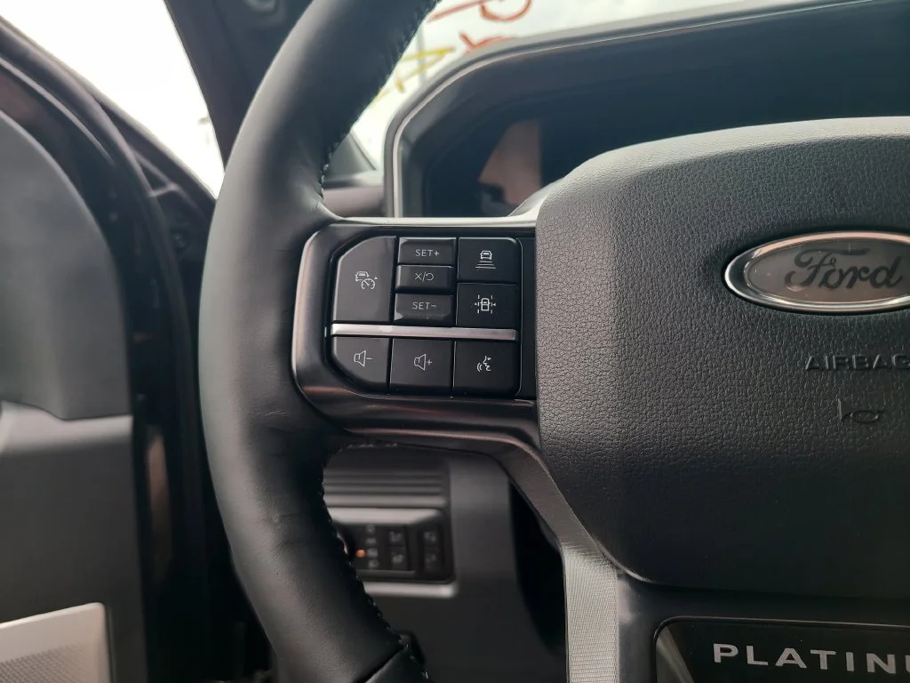 2026 Ford F-250 Super Duty Platinum - Photo 18