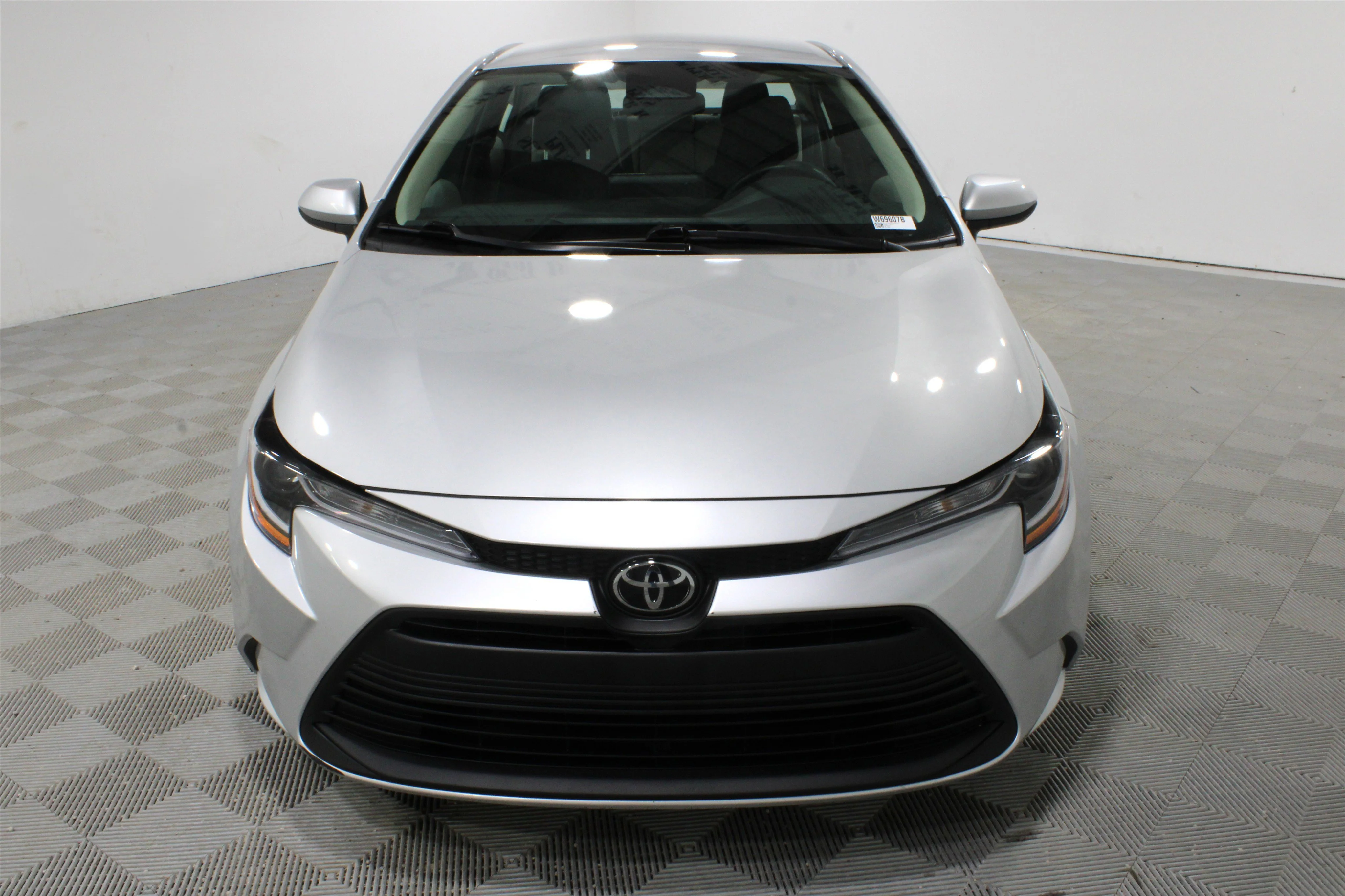 2025 Toyota Corolla LE - Photo 32