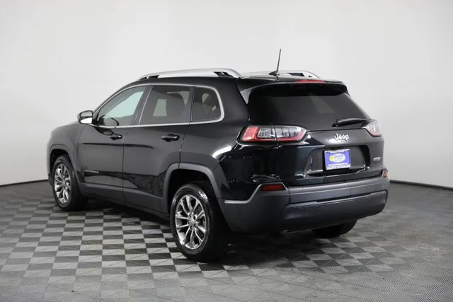 Used 2019 Black Jeep Latitude Plus image 40