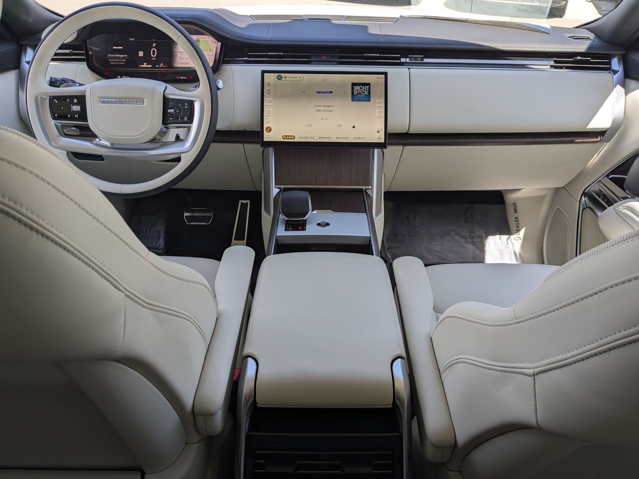 New 2026 Ostuni Pearl White Land Rover P530 SE image 27