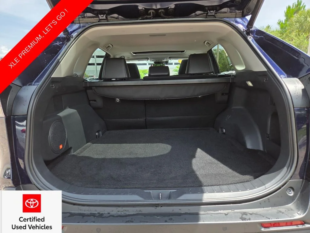Certified Used 2023  Toyota XLE Premium image 19