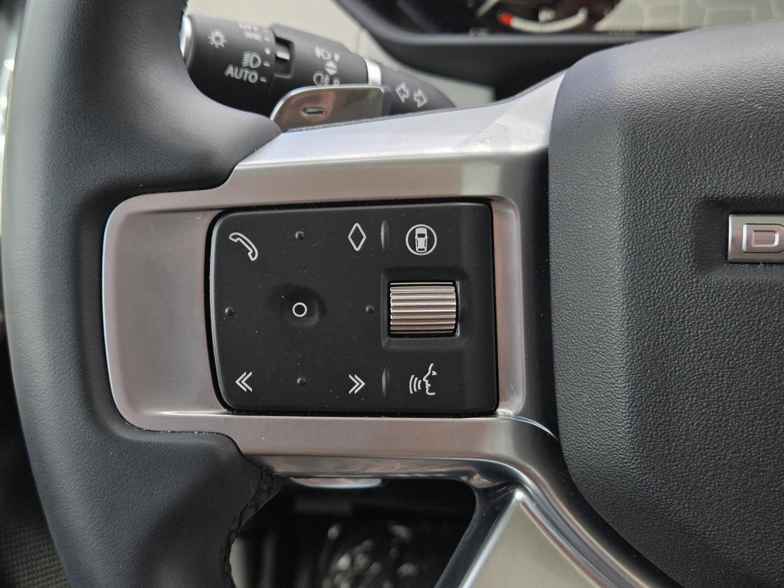 Used 2025 Fuji White Land Rover S image 13