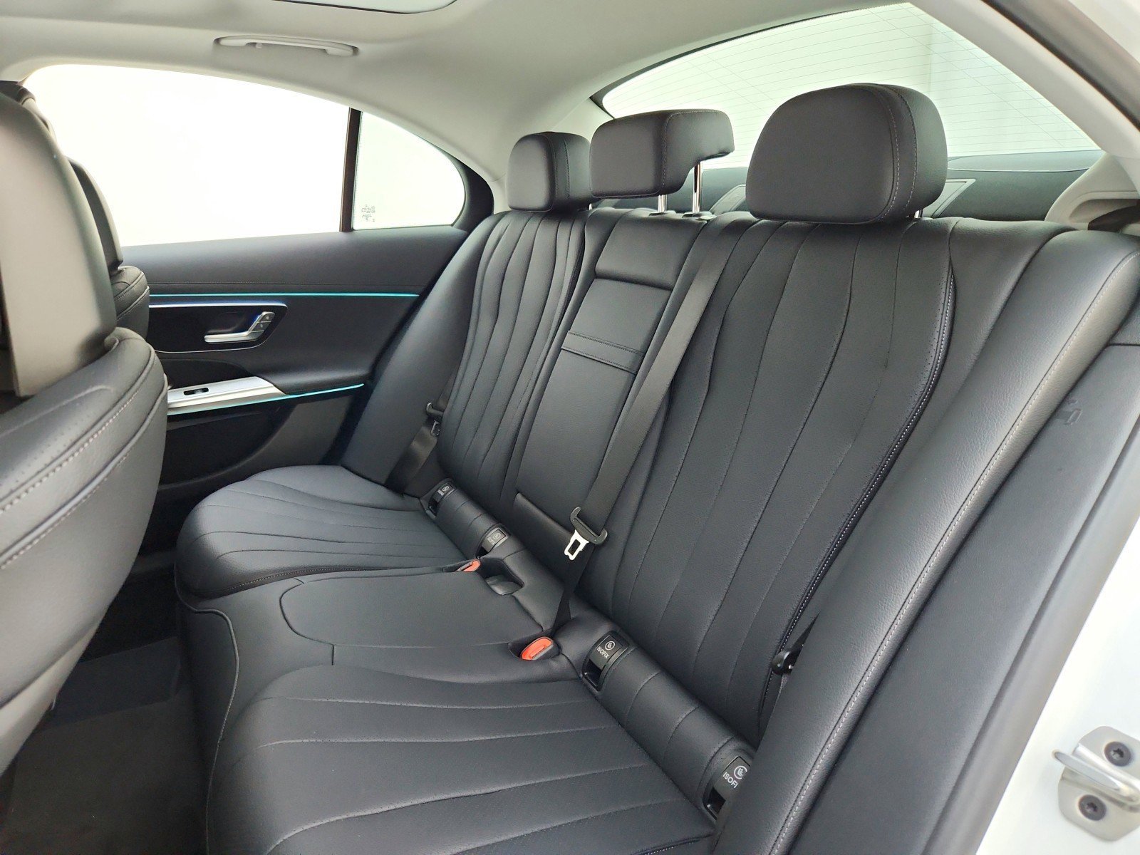 New 2026 Polar White Mercedes-Benz E 350 RWD Sedan image 39
