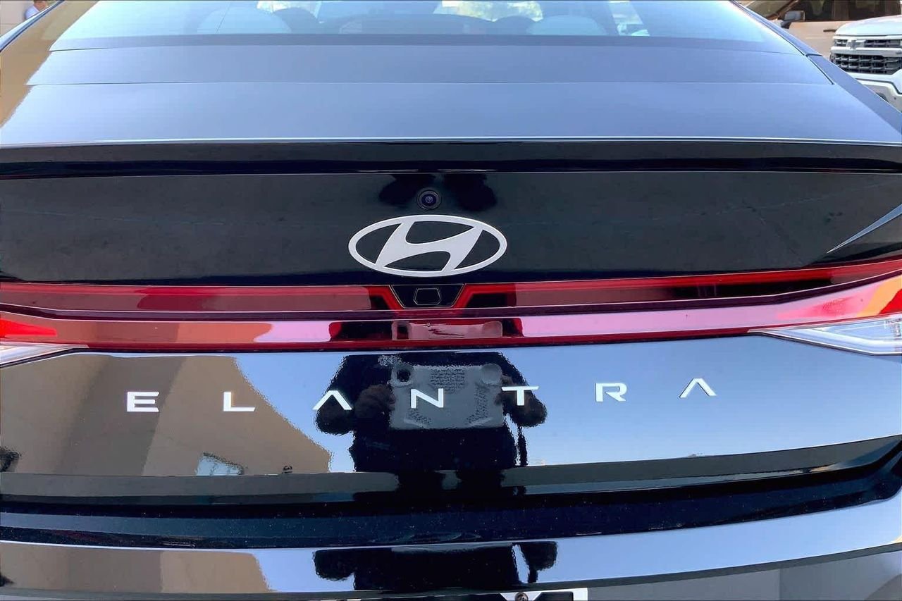 New 2026 Abyss Black Hyundai SEL Sport Plus image 15