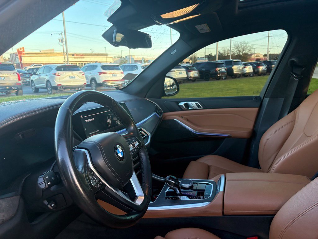 Used 2021 Dark Graphite Metallic BMW sDrive40i image 5