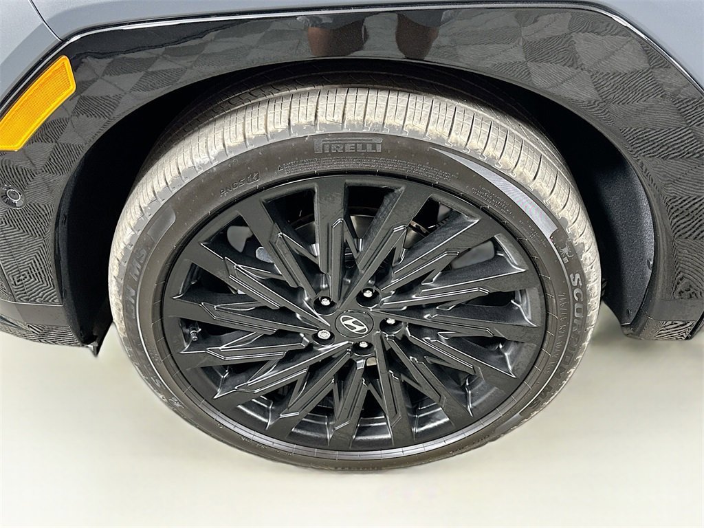 Used 2025 Gray Hyundai Calligraphy image 19