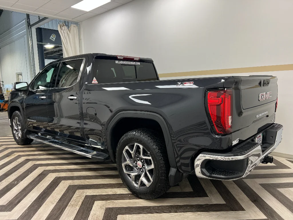 2026 GMC Sierra 1500 SLT - Photo 14