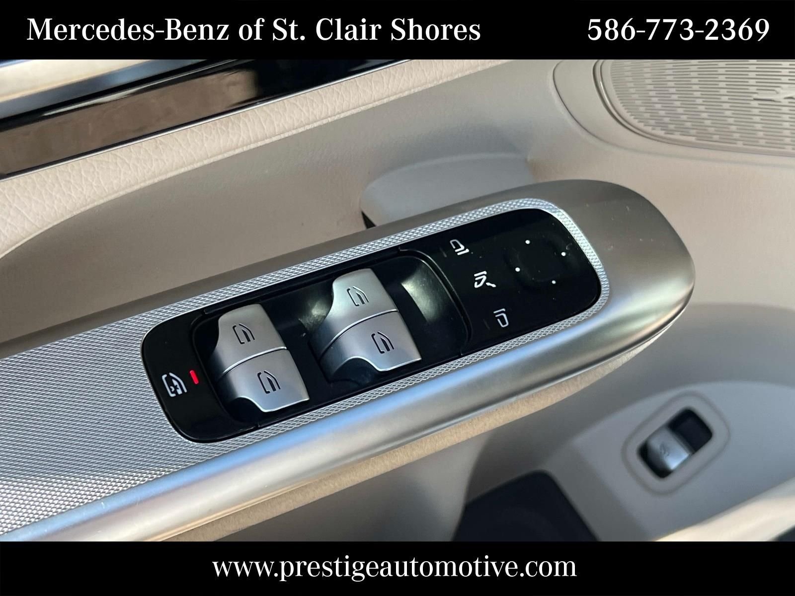 Certified Used 2025 White Mercedes-Benz GLC 300 image 19