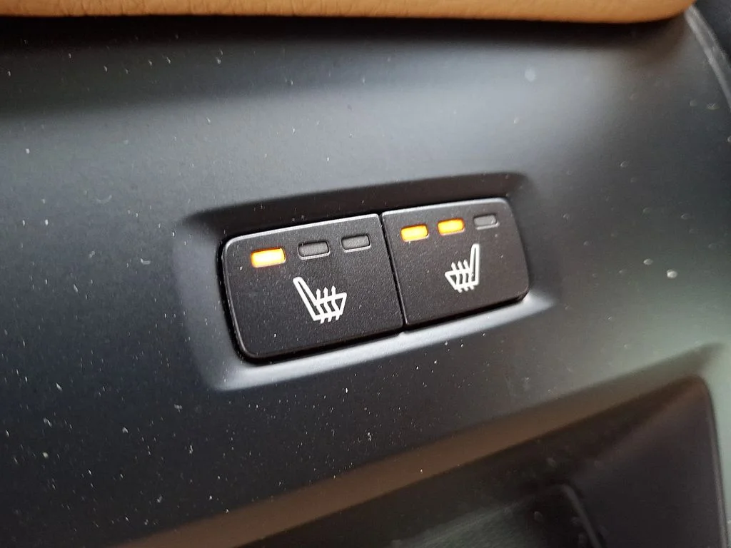 Used 2020 White Volvo T5 image 12