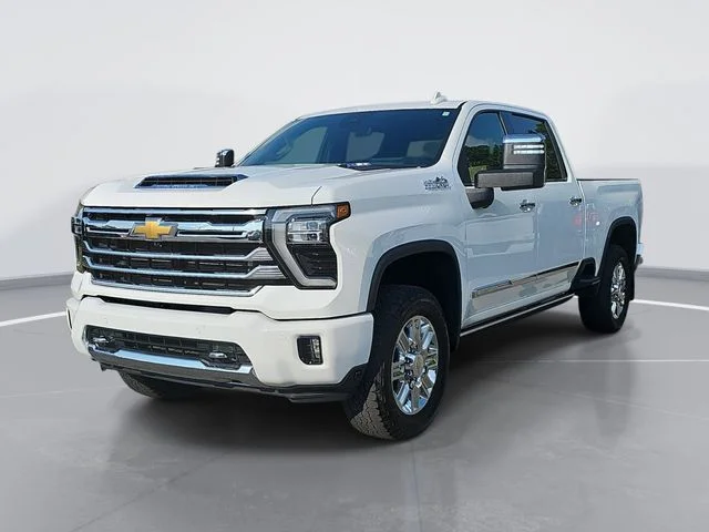 Used 2024 White Chevrolet High Country image 7
