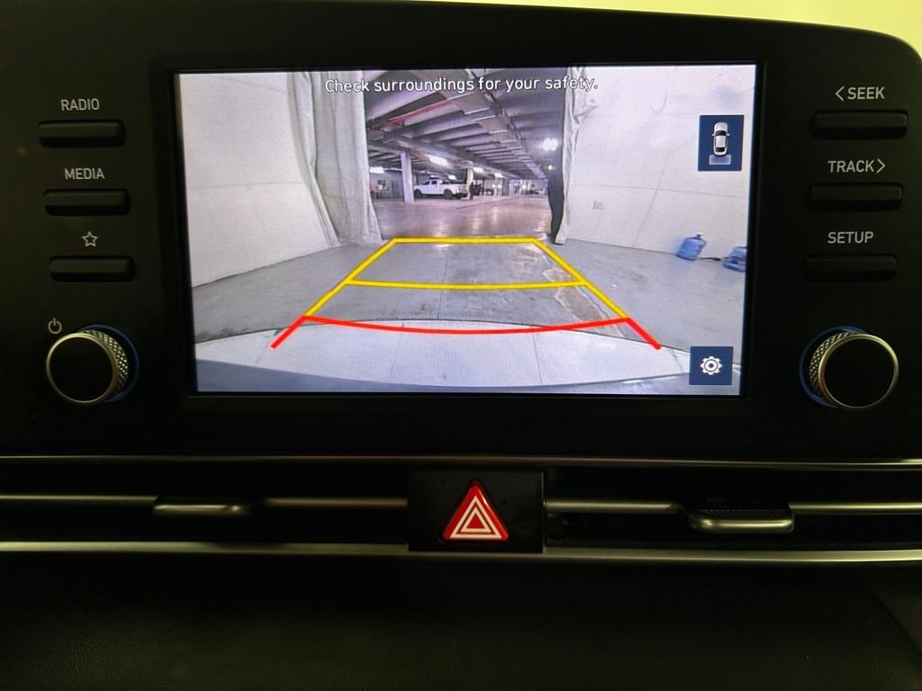 Used 2022 Gray Hyundai SE image 26