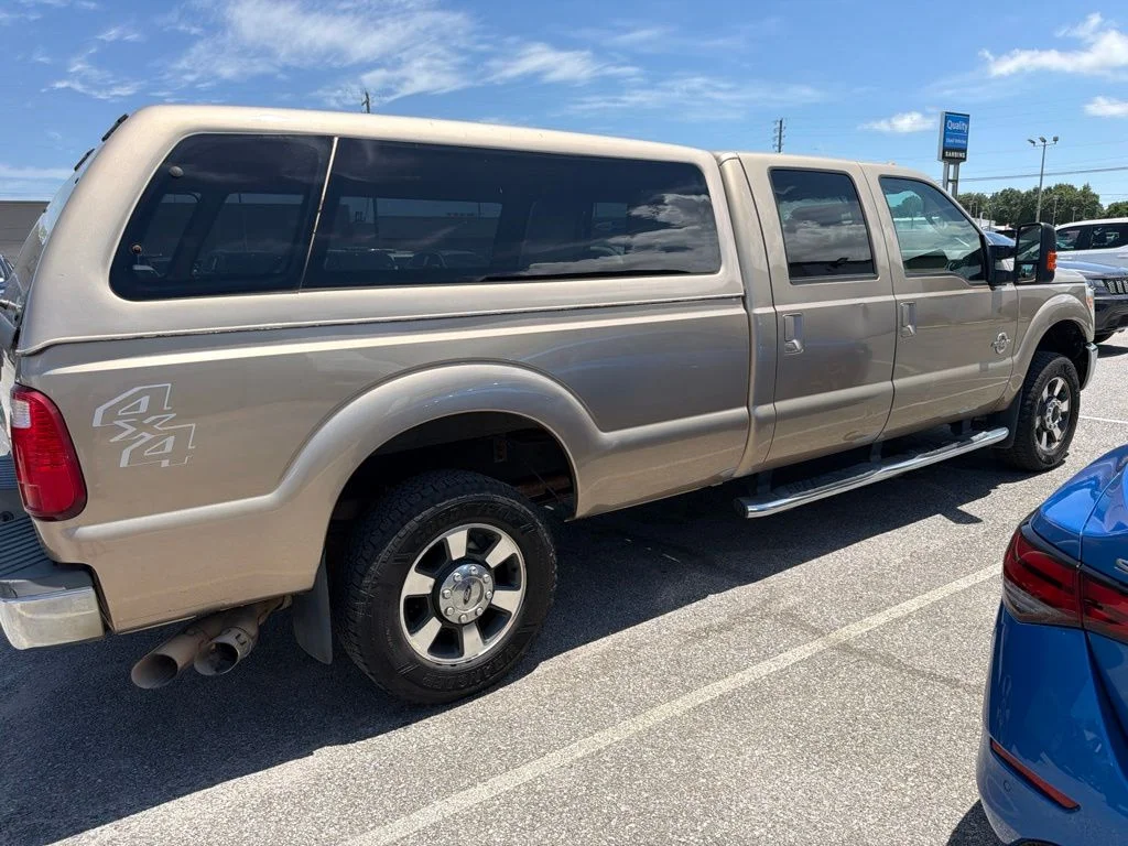Used 2012  Ford Lariat image 6