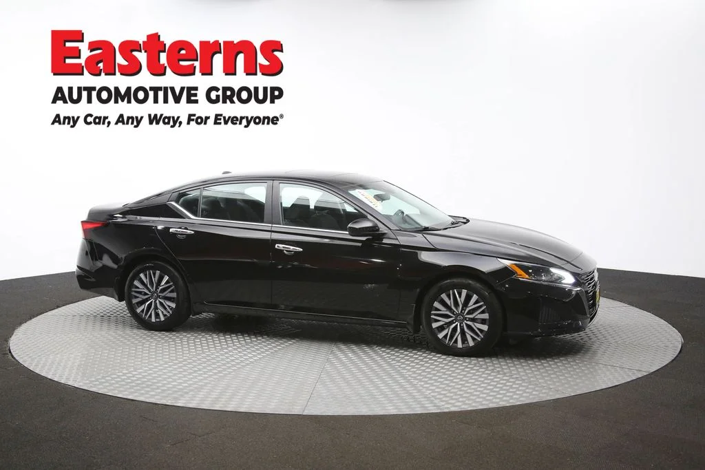 Used 2023 Black Nissan 2.5 SV image 45