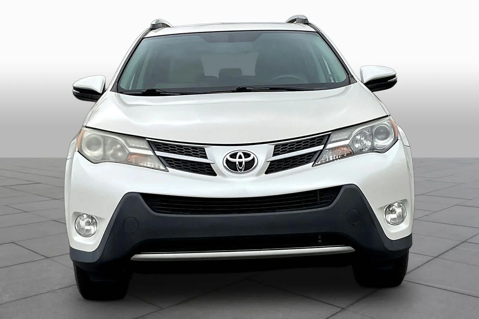 Used 2014 Blizzard Pearl Toyota Limited image 3