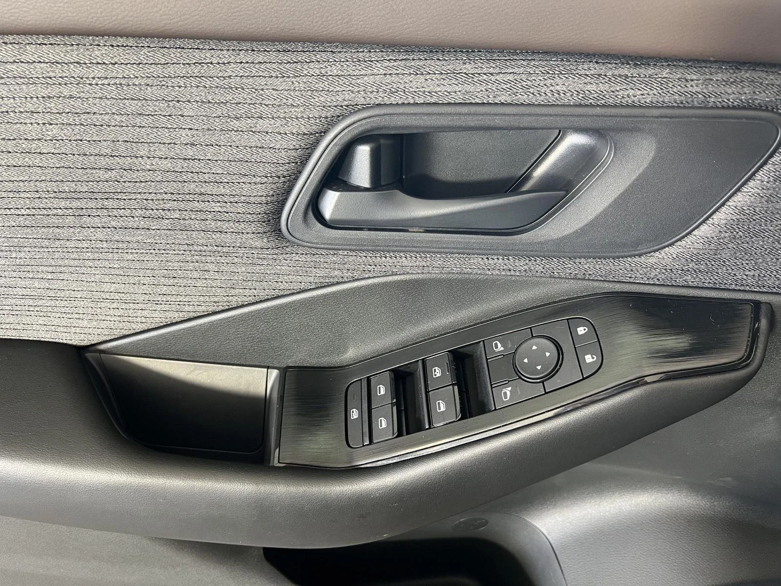 Used 2023 Gy Nissan S image 8