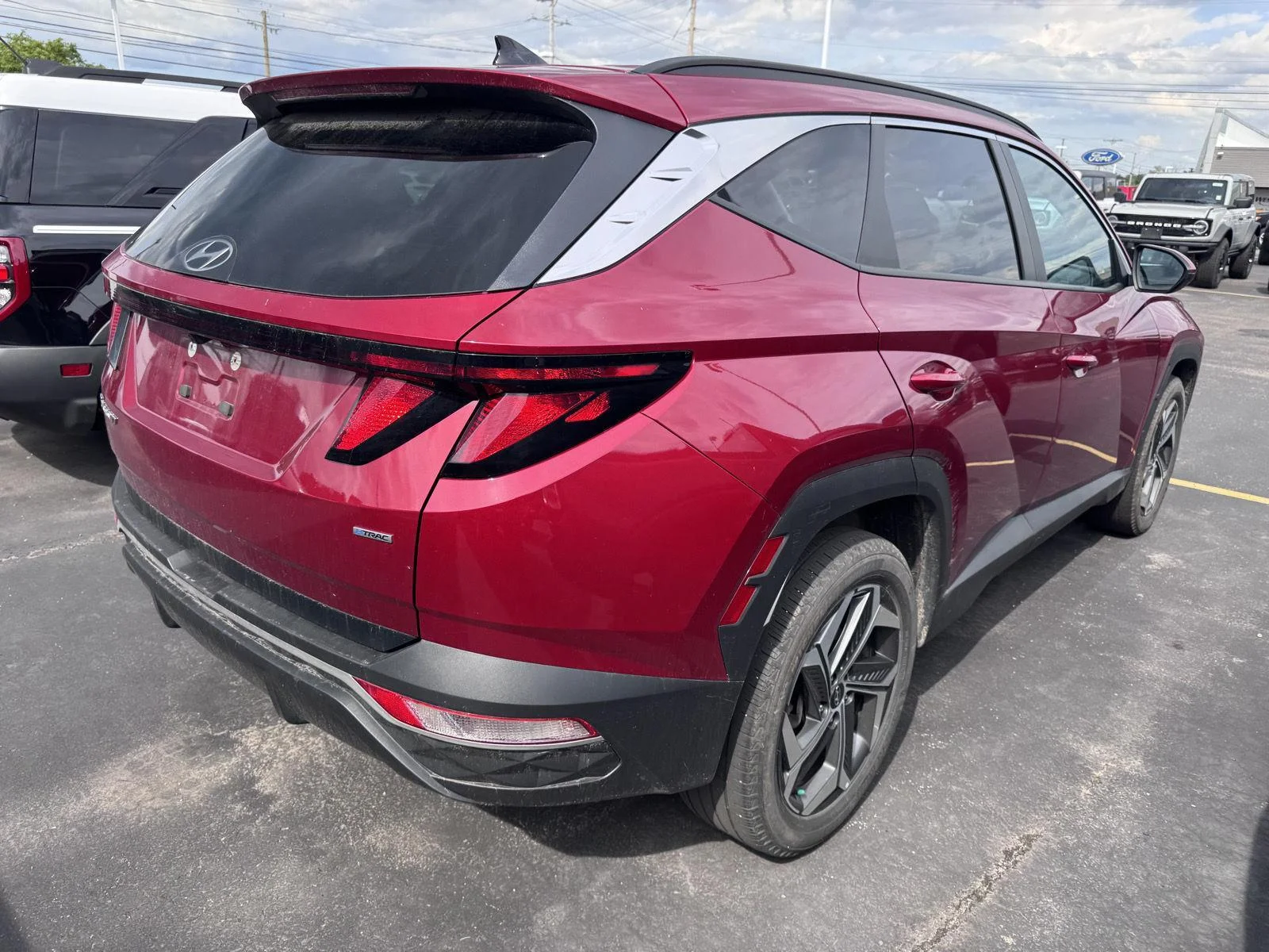 Used 2024 Ultimate Red Hyundai SEL image 4