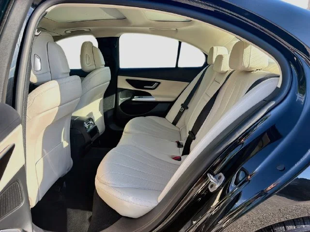 2025 Mercedes-Benz E-Class E350 - Photo 20