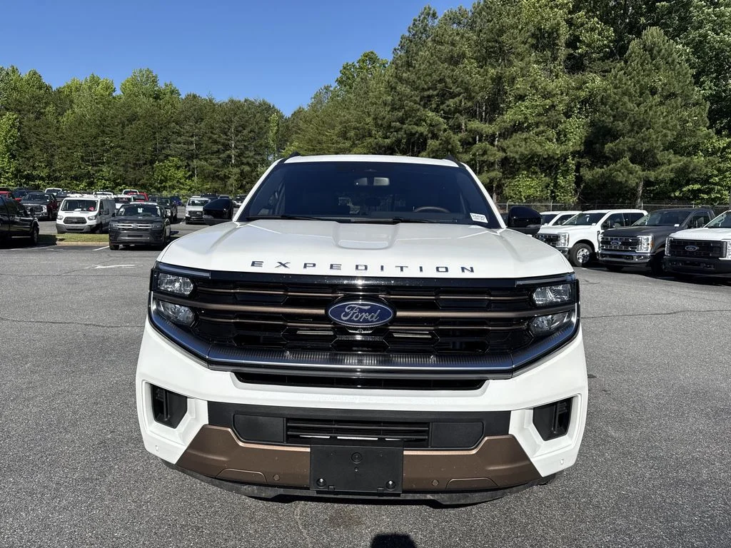 Used 2025 White Ford King Ranch image 2