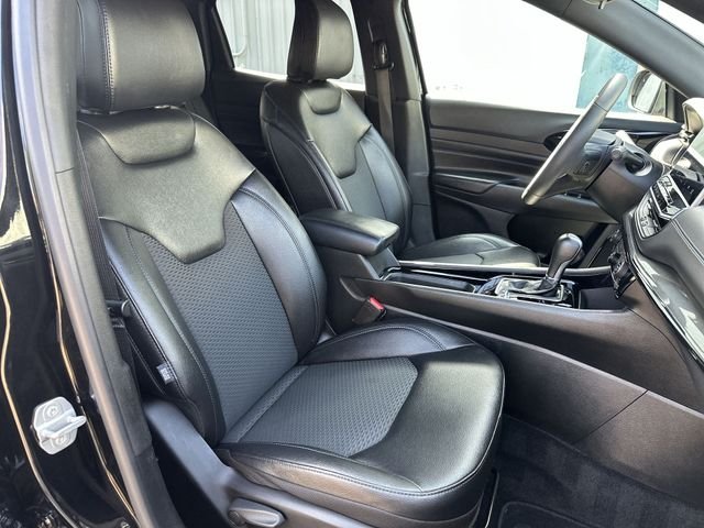 Used 2025 Black Jeep Latitude image 26