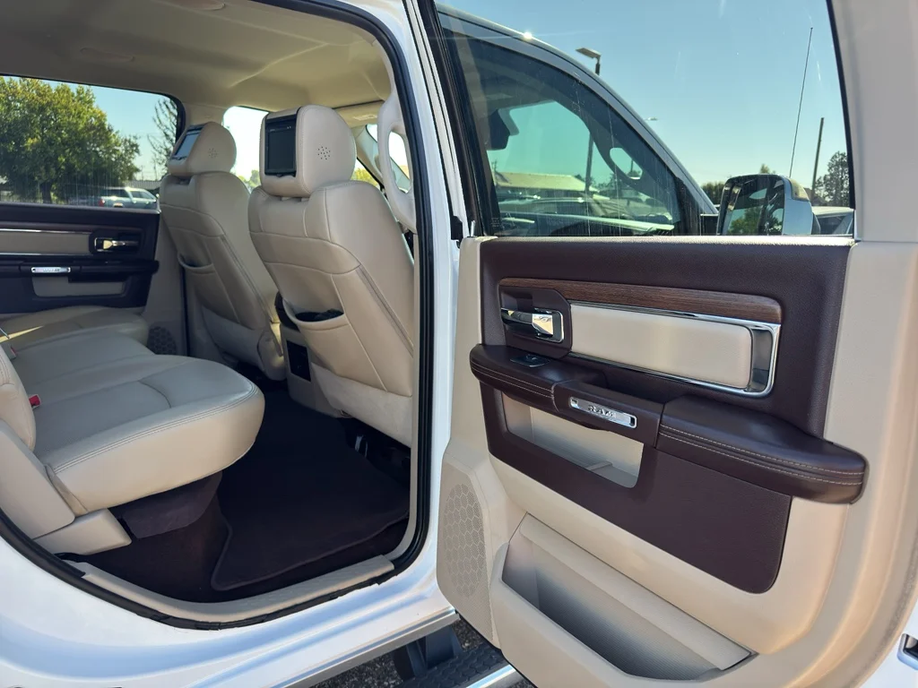 Used 2013 Bright White Clearcoat Ram Laramie image 19