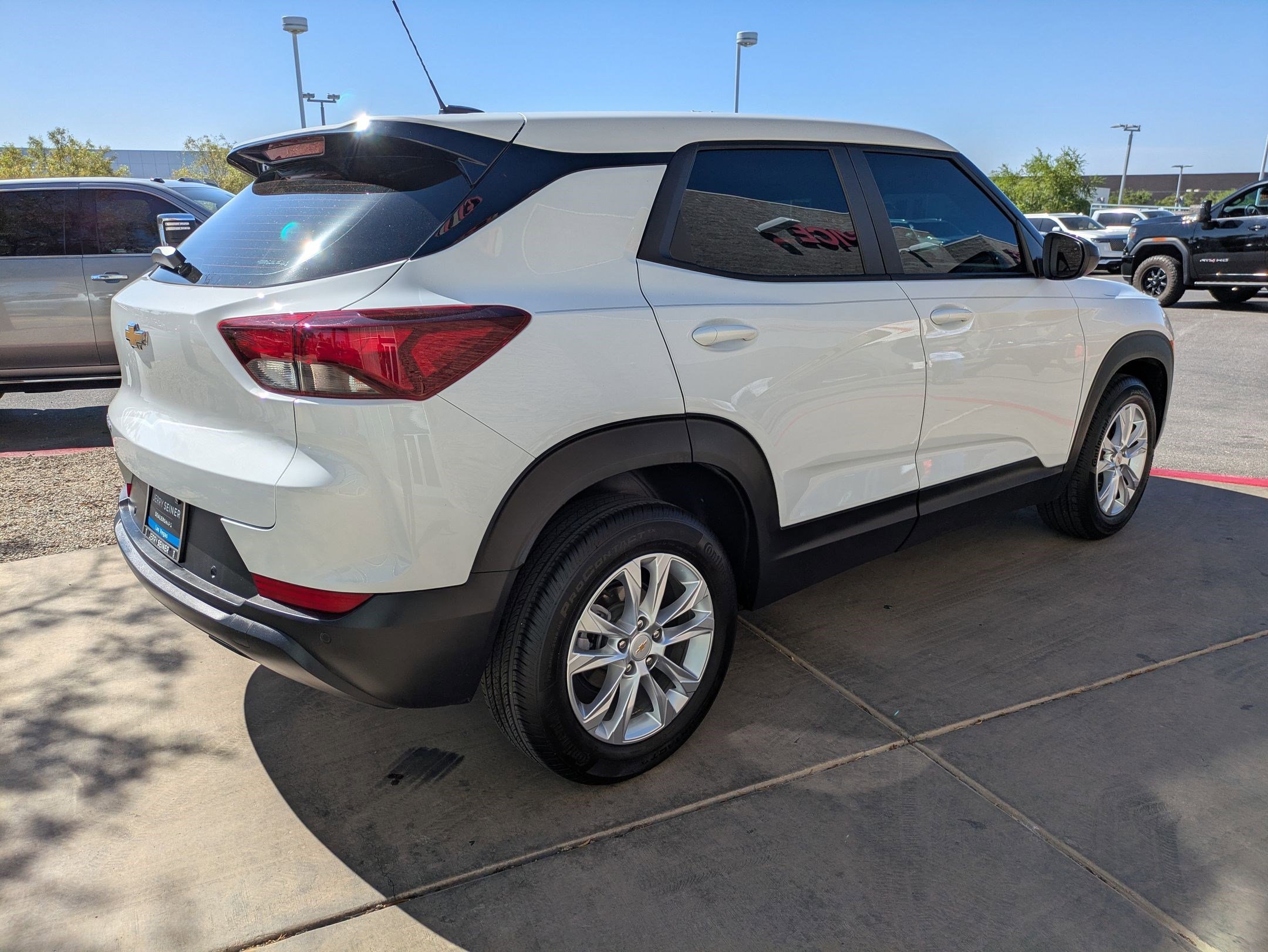 Used 2021 Summit White Chevrolet LS image 6