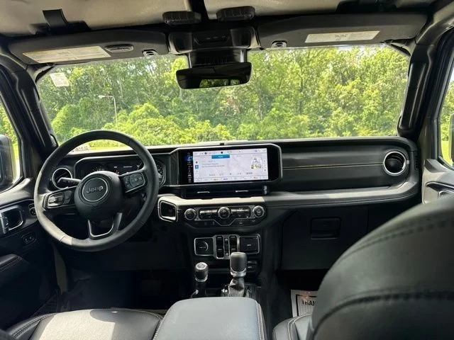 Used 2025  Jeep High Tide image 12