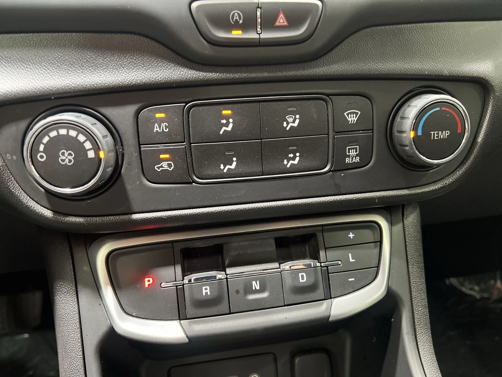 2024 GMC Terrain SLE - Photo 18