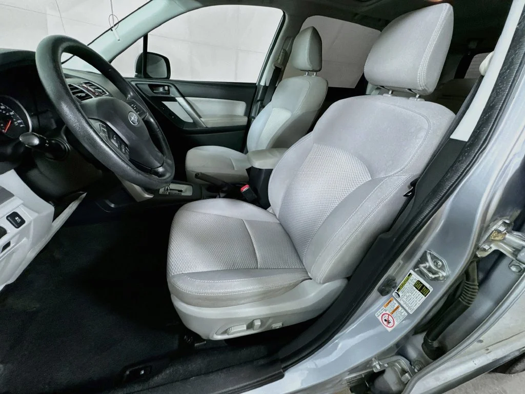 Used 2016 Silver Subaru 2.5i Premium image 25