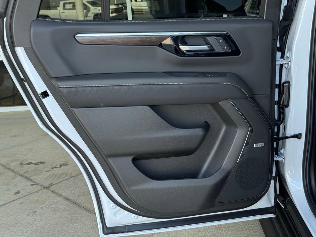 New 2026 Polar White Tricoat Chevrolet Premier image 22