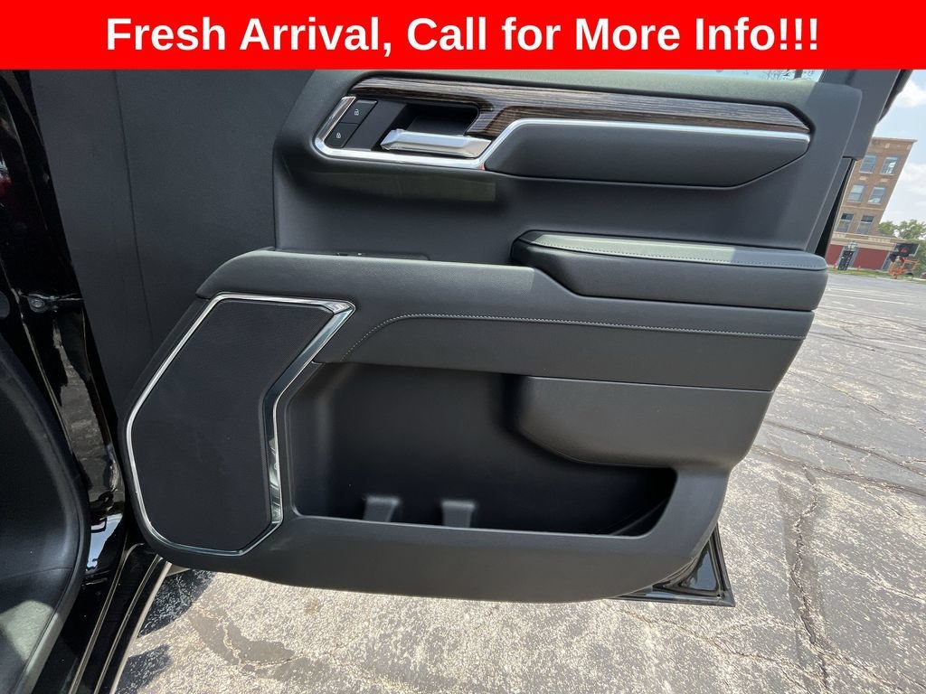 Certified Used 2024 Onyx Black GMC Elevation image 39
