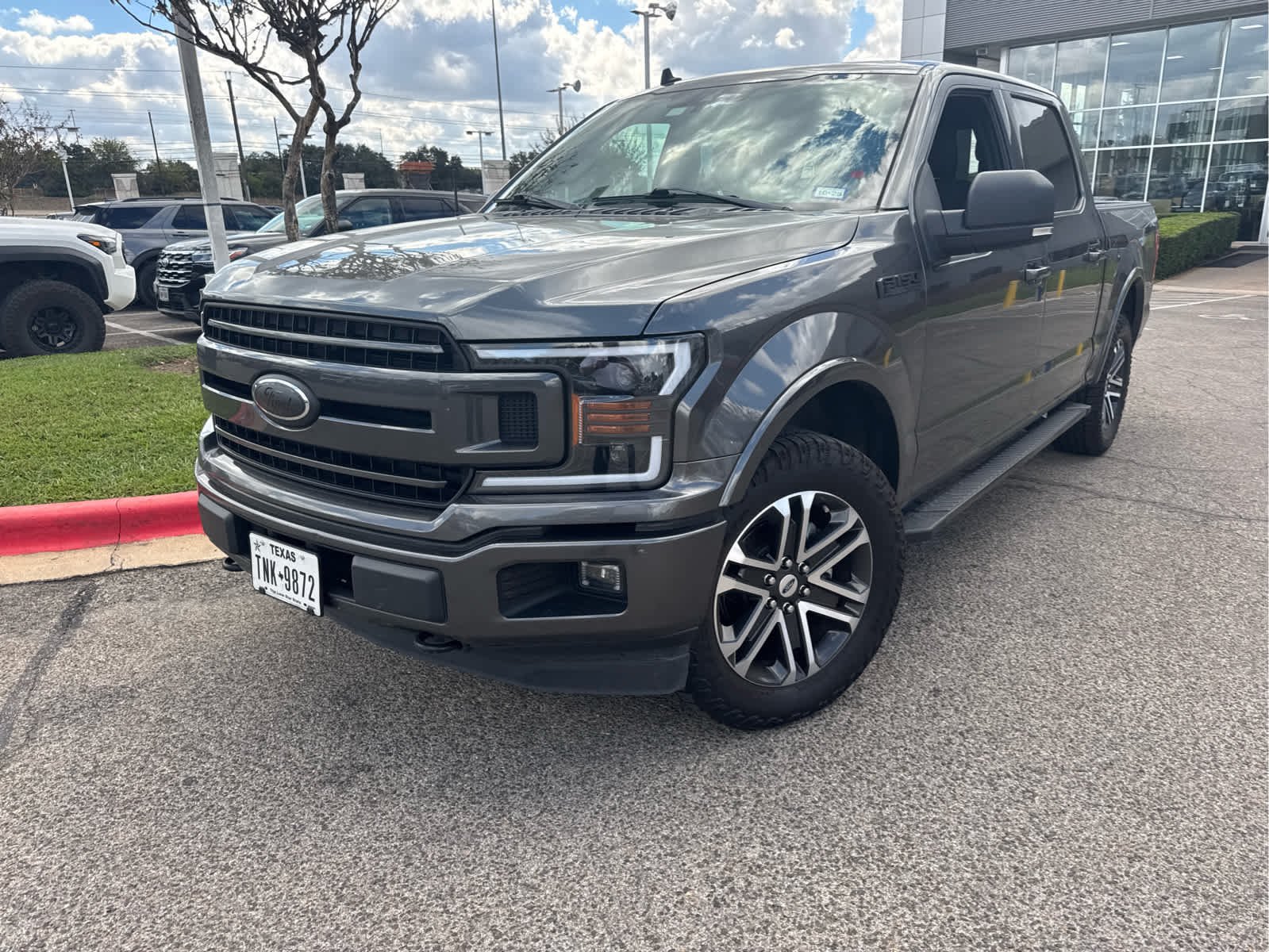 Used 2019 Magnetic Metallic Ford XLT image 2