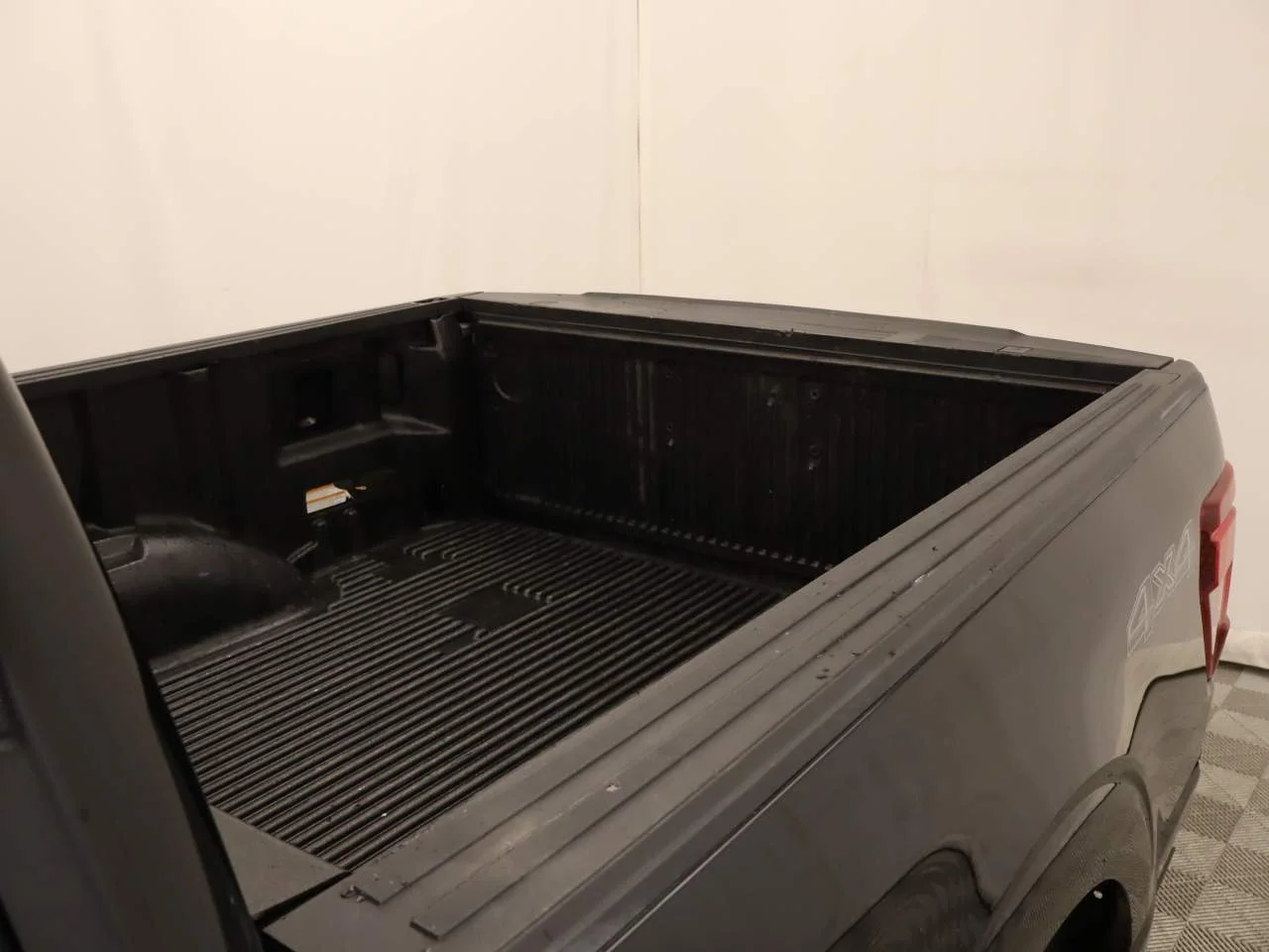 Used 2024 Agate Black Ford XLT Crew Cab image 20