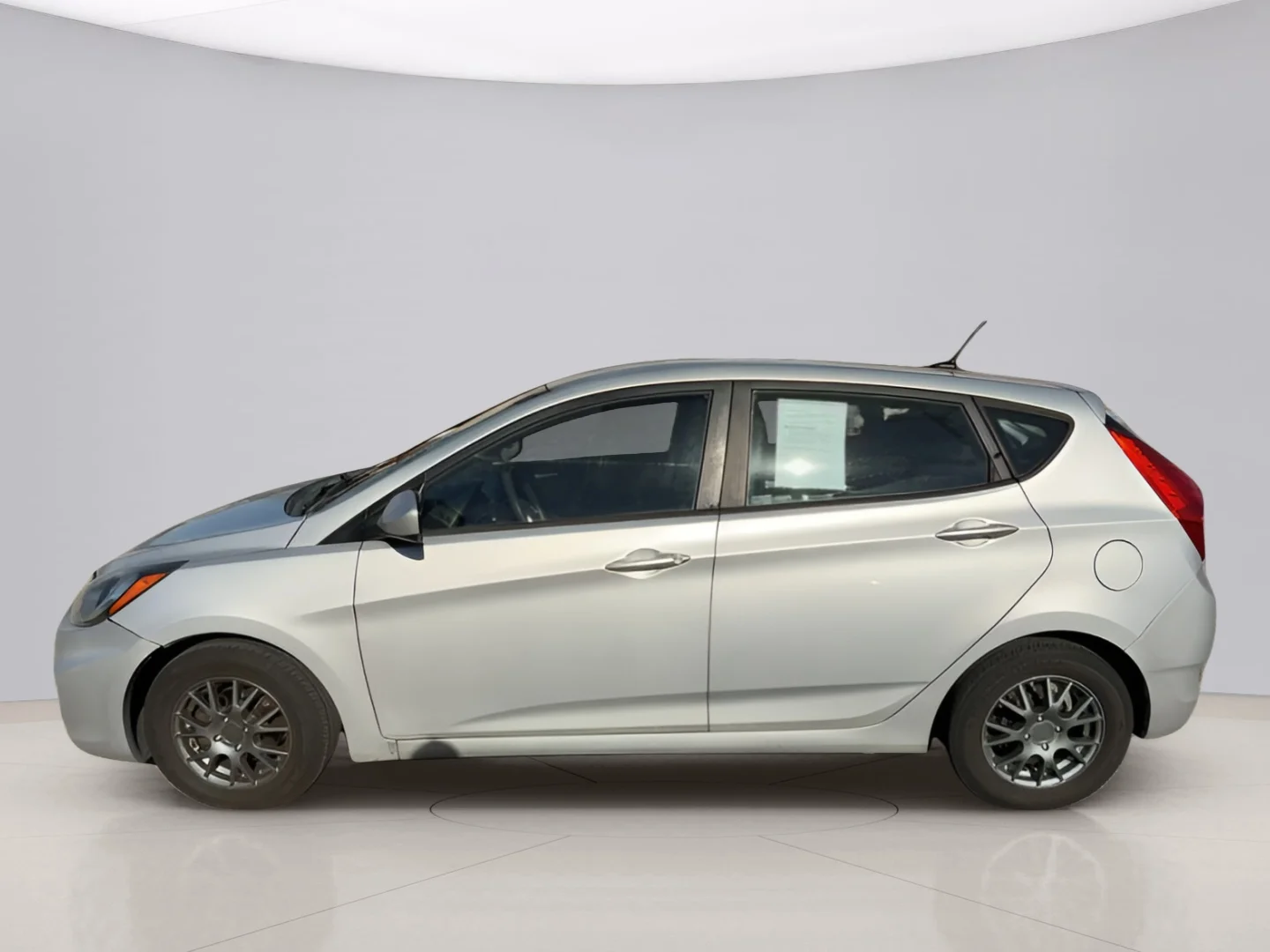 Used 2014 Silver Hyundai GS image 4