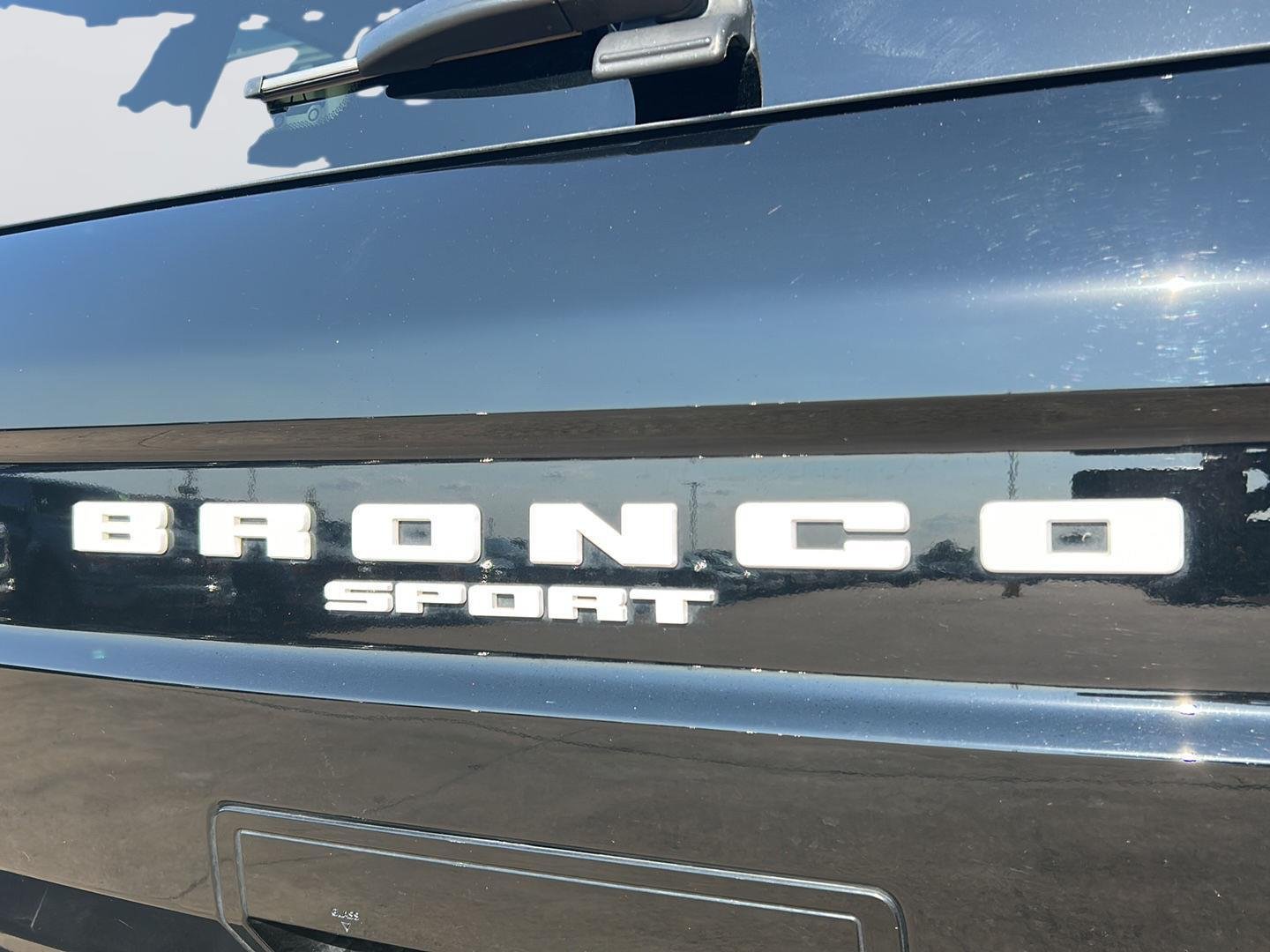 Used 2024 Shadow Black Ford Badlands image 30
