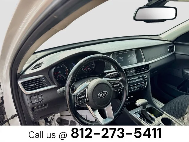 Used 2019 White Kia S image 10
