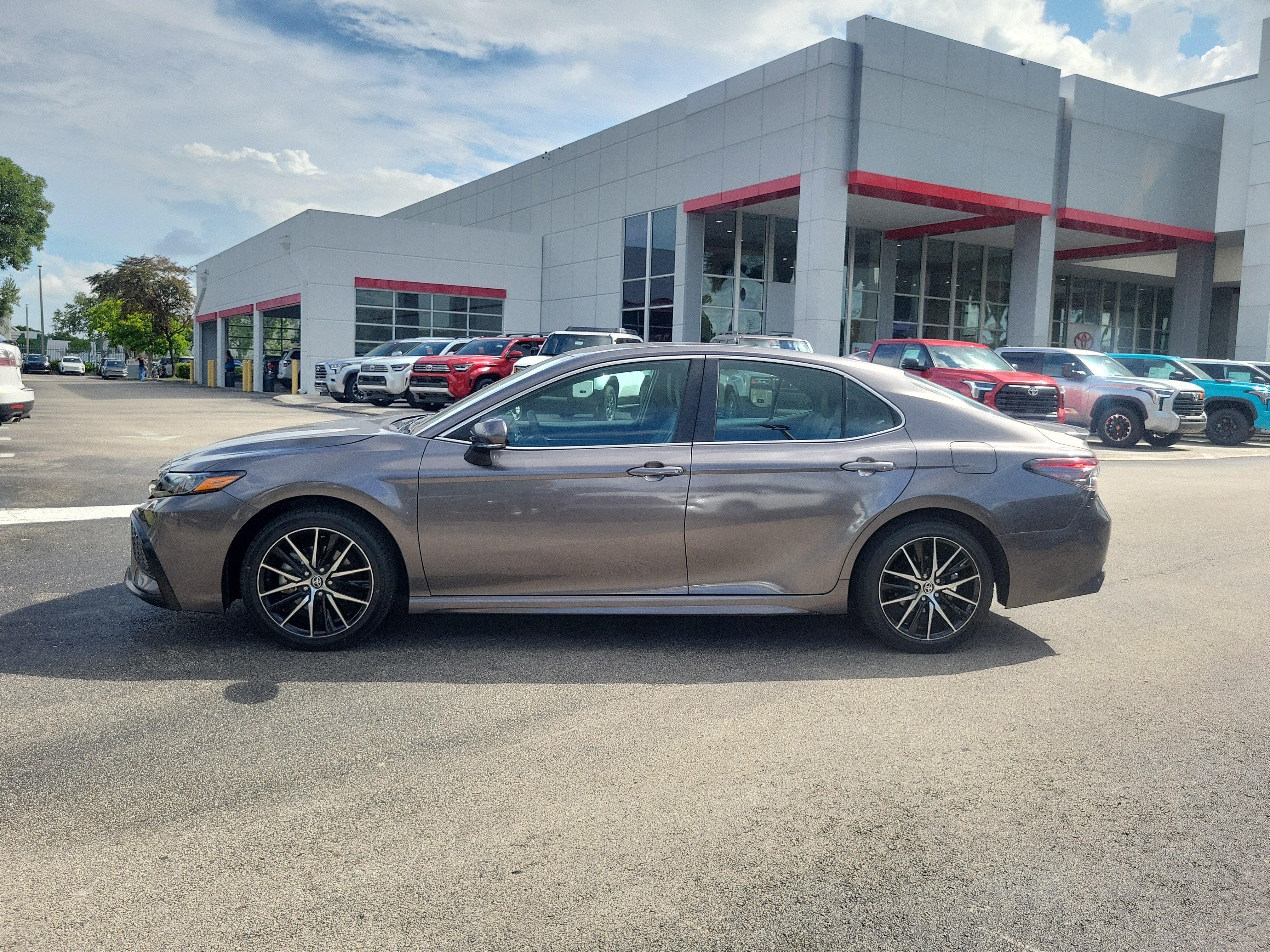 Used 2024 Predawn Gray Mica Toyota SE image 8