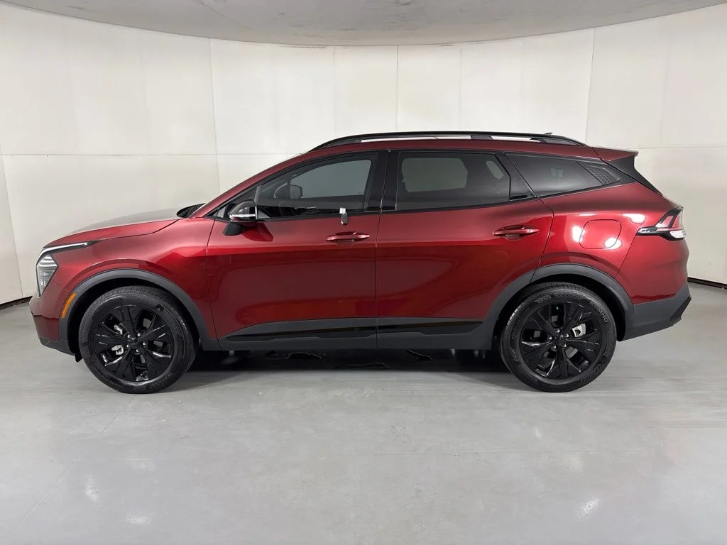 Used 2025 Red Kia X-Line image 5