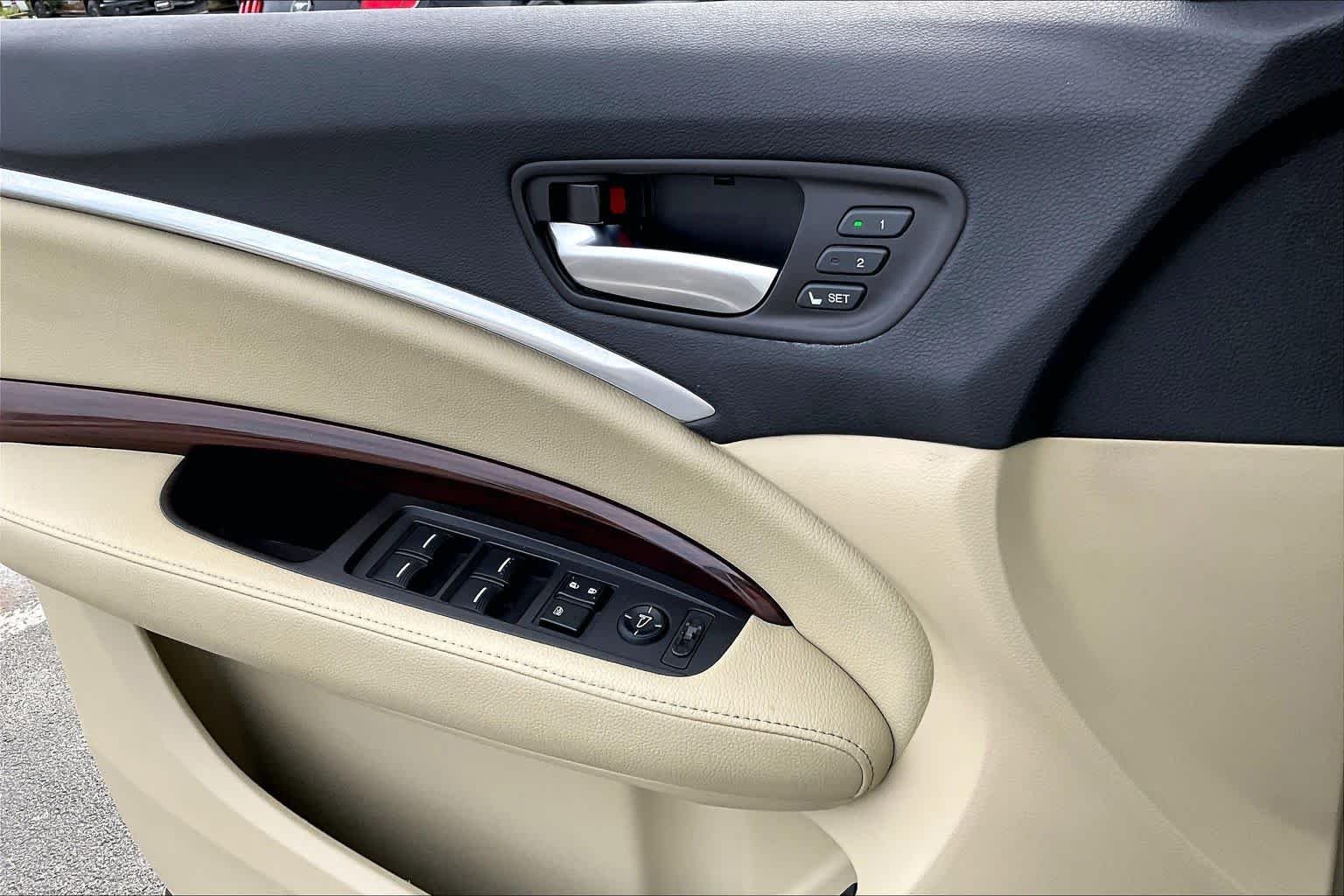Used 2015 White Acura Tech Pkg image 32
