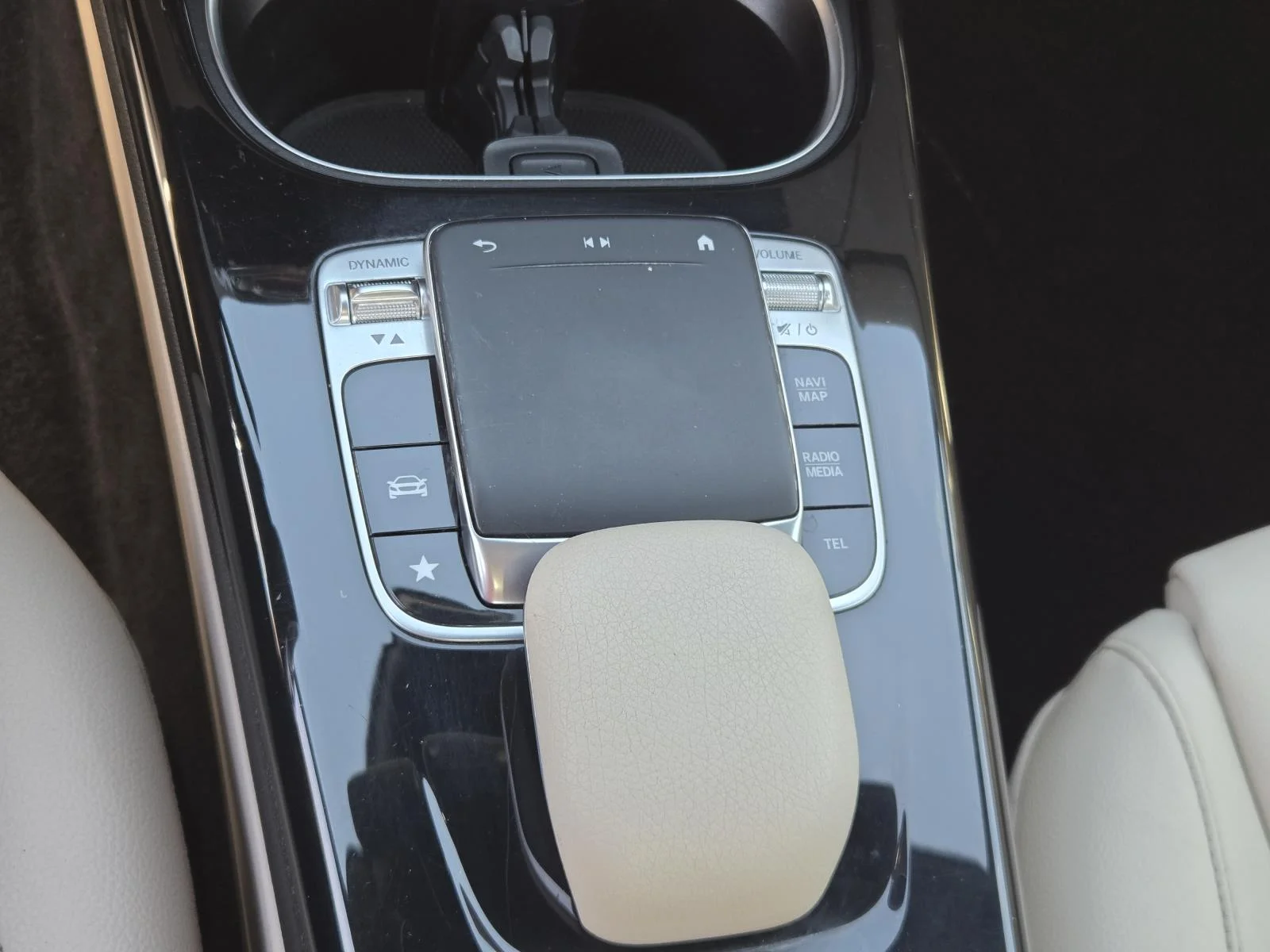 Used 2019 Digital White Metallic Mercedes-Benz A 220 Sedan image 12