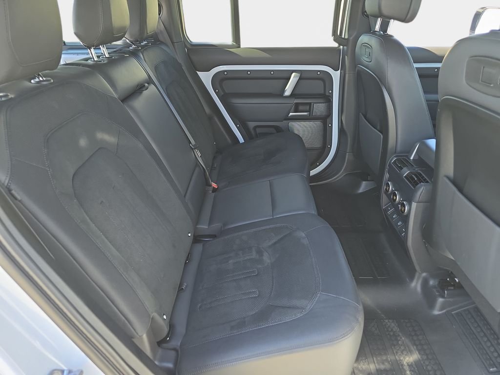 Used 2022 Yulong White Metallic Land Rover V8 image 13