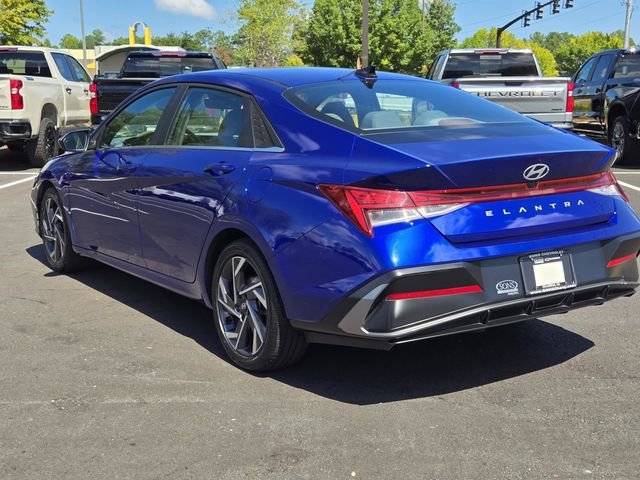 Used 2025 Blue Hyundai SEL Convenience image 11