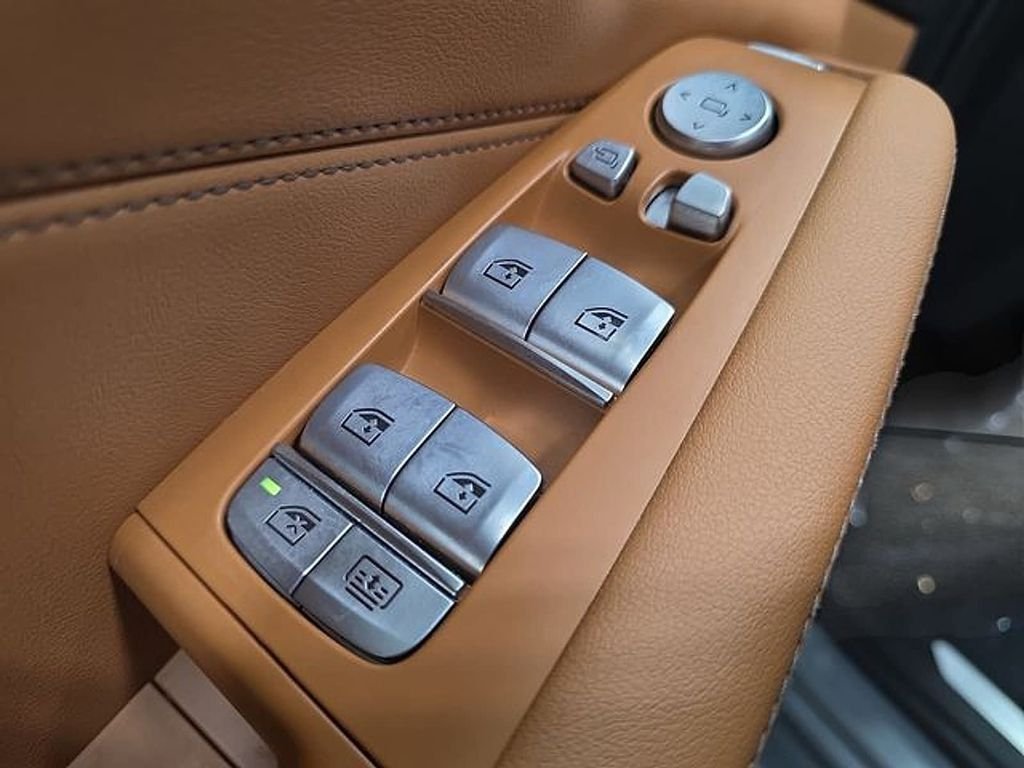 Used 2023 Skyscraper Gray Metallic BMW xDrive40i image 27