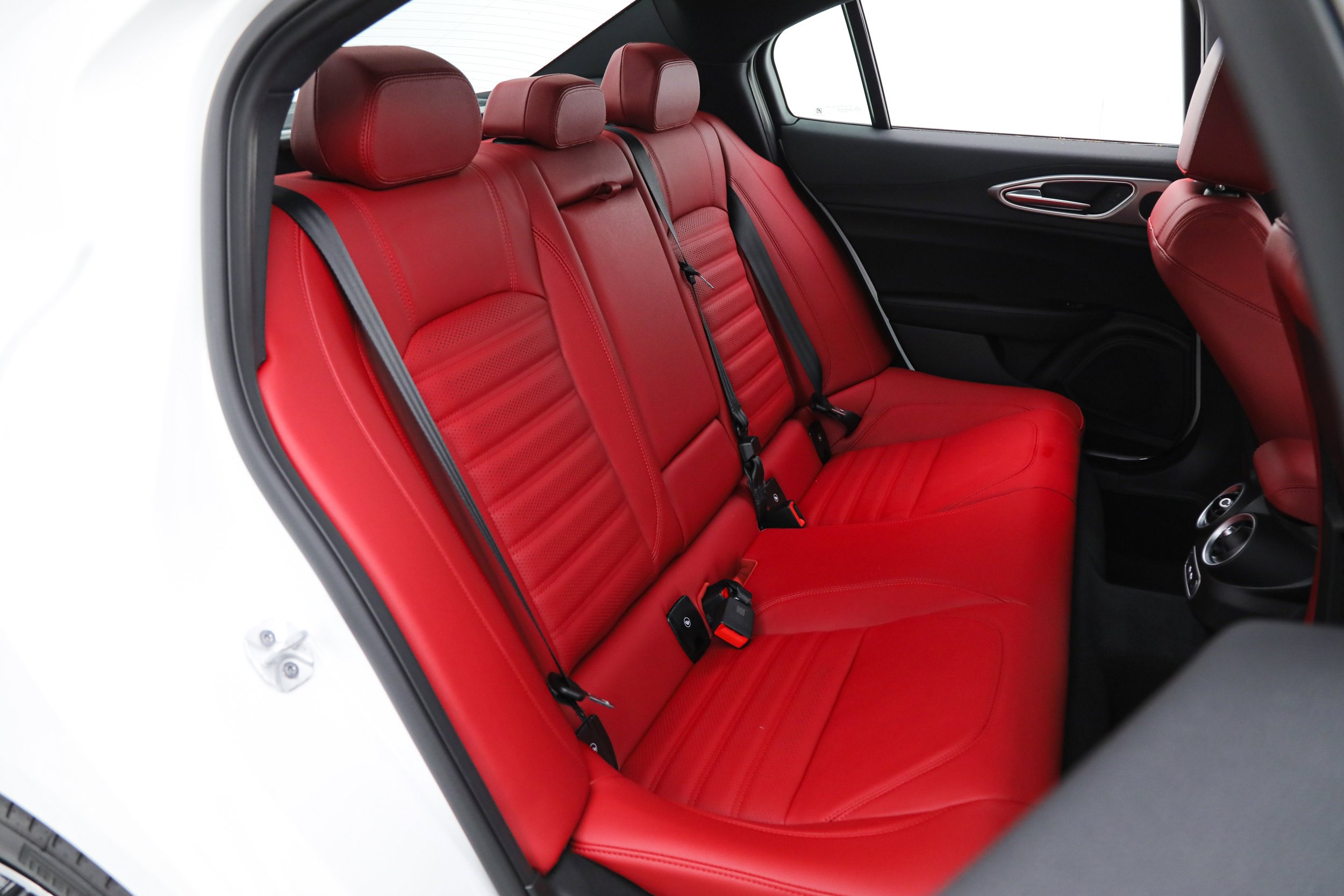New 2026 Milano White Exterior Paint Alfa Romeo  image 14